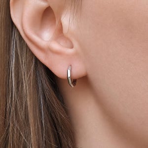 Oktagonformade örhängen i guld, sterlingsilver, geometriska Huggies, små och fina, vardagssmycken