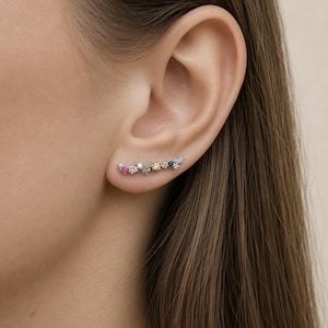 Brincos Rainbow Ear Climber em ouro e prata de lei, brincos Ear Crawler com zircônias cúbicas multicoloridas, brincos de cartilagem.