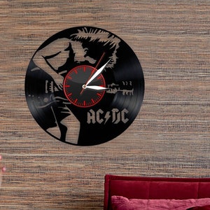 Orologio con disco in vinile ACDC Band. Design unico per la decorazione della stanza. Regalo di compleanno per la famiglia padre madre. Decorazione da parete. Regalo per gli amanti della musica rock.