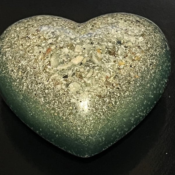 Memorial Heart Keepsake of Ashes. In memory of a loved one or pet. Bereavement.