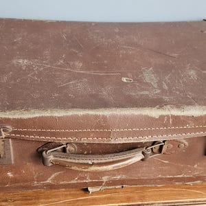 Vintage 1930s brown suitcase trunk