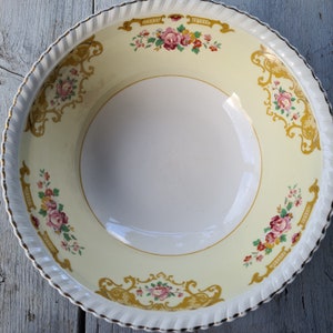 Vintage Johnson Bros Old English BY Harrow rosa Rosenschale