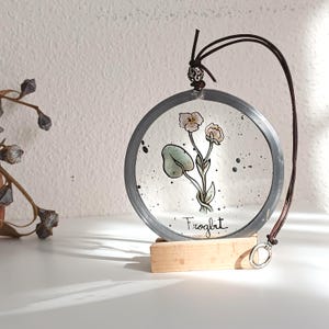 Handgeschilderd kikkerbeetje glazen zonnevanger, botanische kunst met standaard, vintage natuurdetail