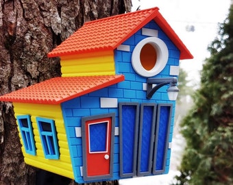 トゥーンド・バードハウス – 裏庭の鳥のための気まぐれな家