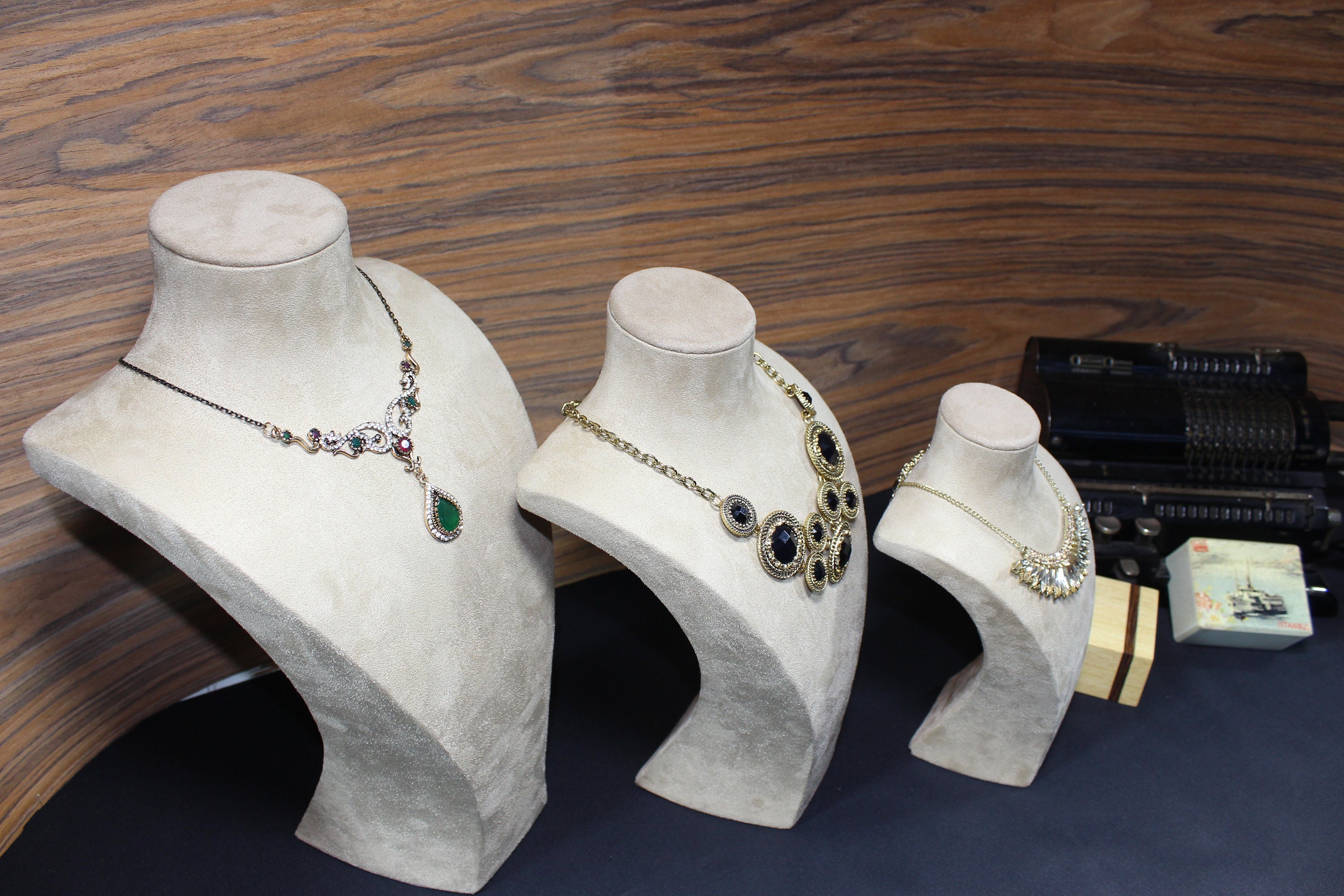 Mannequin store for jewellery