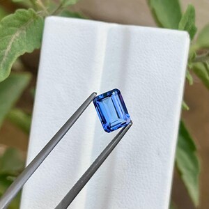 Natuurlijke tanzaniet-edelsteen: 1,15 kt smaragd, blauwviolet