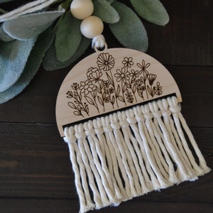 Car charm - rearview mirror - wildflowers - macrame - laser engraved - wall hanging - Car accessory for women.