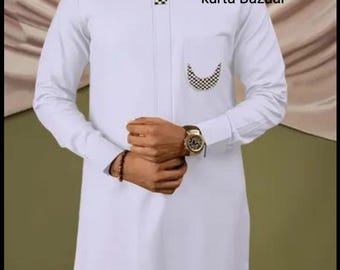 Ensemble pour homme africain : chemise blanche en coton avec bordure brodée noire et pantalon.