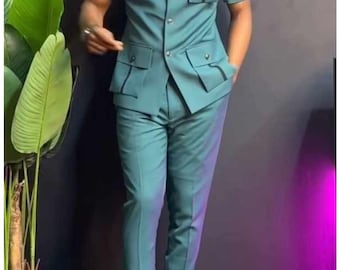 Costume homme en coton vert foncé : veste safari à manches courtes et pantalon. Ensemble sur mesure.