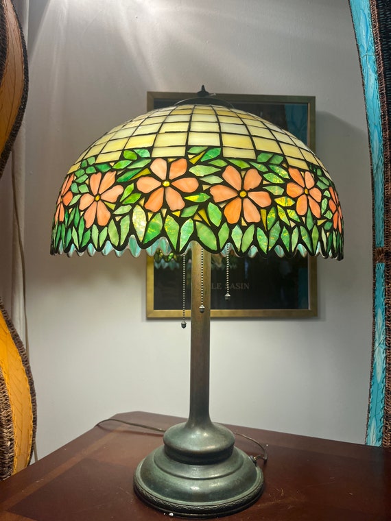Tiffany style sale stained glass lamp