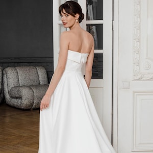 Classic strapless wedding dress made of satin with pockets, a-line unique and elegant wedding dress | Beatrice