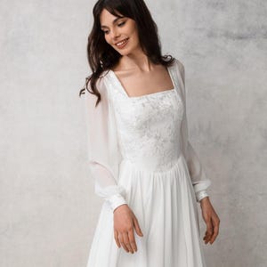 Robe de mariée élégante à manches longues et encolure carrée - Margaret