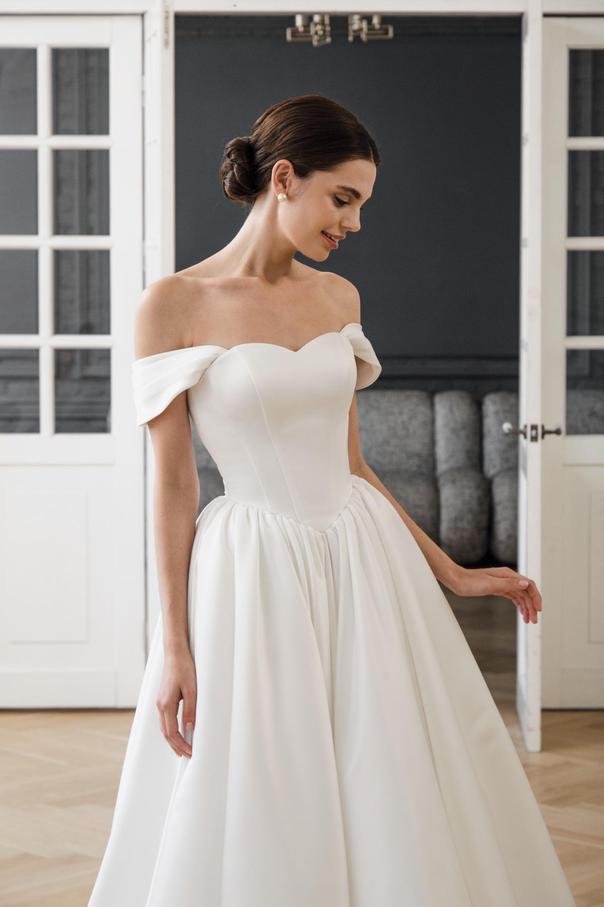 chinese dress ladies Off Shoulder Mermaid Beaded Gown with Tiered Sleeves main image 1