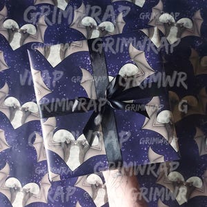 Papel de regalo de murciélago / Papel de regalo gótico morado para San Valentín imagen 2