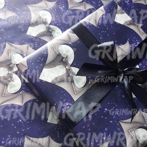 Papel de regalo de murciélago / Papel de regalo gótico morado para San Valentín imagen 6
