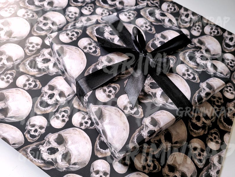 Skulls Galore Grimwrap | Skull wrapping paper, gothic gift wrap, Birthday ideas for him, luxury black gothic print wrap 画像 5