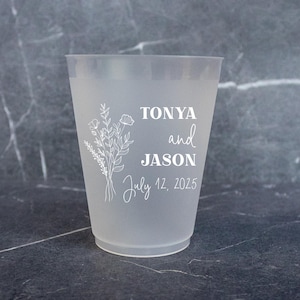 Custom Frosted Wedding Cups, Wedding Frosted Cups, Personalized Initial Wedding Cups, Custom Wedding Cups, Wedding Souvenirs, Cocktail Cups