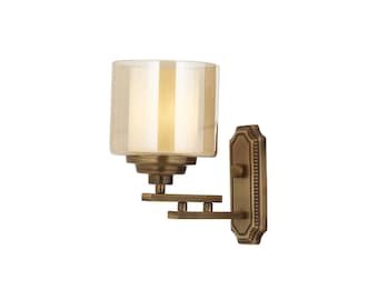 Vintage koperen wandkandelaar: antieke glazen kap, rustieke huisverlichting