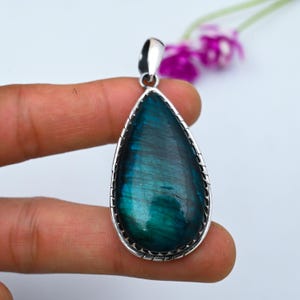 Pendentif bleu flash labradorite en argent sterling 925 Pendentif bleu flash labradorite pierres précieuses Pendentif de créateur de bijoux, cadeau ouate