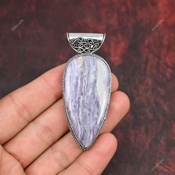 Pendentif Vintage Argenté Avec Pierre Violette En Forme De Goutte – Bijou Ancien Et élégant