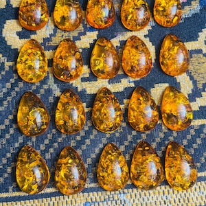 Amber Lab made Edelstein für die Schmuckherstellung Baltische Bernstein Edelstein Zu verkaufen Große baltische Bernsteincabochon zum Verkauf