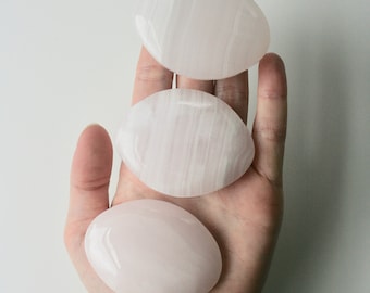 Piedra de palma de calcita de manganeso: cristal rosa natural, piedra de meditación