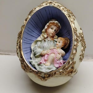 Vintage Open-Faced Egg-Shaped Knick Knack Displaying Madonna and Child, 1980s