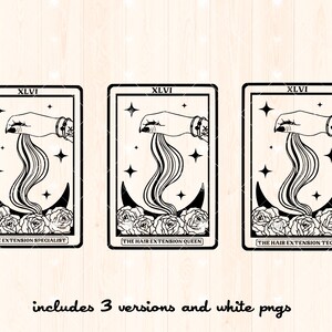 Puede incluir: Tres ilustraciones de cartas de tarot en blanco y negro con el n&uacute;mero romano XLVI y el texto "The Extension Specialist", "The Hair Extension Queen" y "The Hair Extension Tech". Cada carta presenta una mano sosteniendo una corriente de cabello que fluye hacia abajo hacia una luna creciente y rosas.