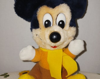 Vintage Walt Disney Mickey Mouse Christmas Carol 7" Plush 1980's