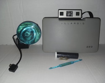 Vintage Polaroid Land Camera 220 with Flashgun Model 268