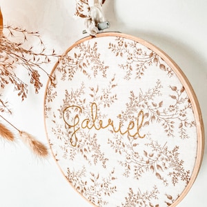 Tambourine first name “FLORAL” to personalize •