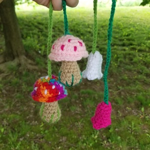 Mushroom rear-view mirror charm, toadstool bag charm, cottagecore accessory, hippie crochet mushroom, cute car decoration, fairy aesthetic