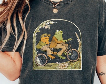 Frog and Toad T-Shirt, Frog Toad Best Friends, Vintage Classic Book Shirt Frog Toad Gift, Comfort Color Shirt, Oversized Unisex, Friend Gift