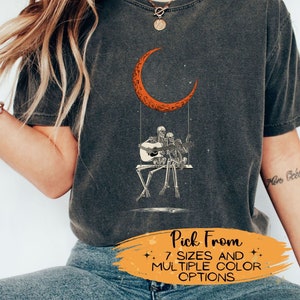 Skeleton Couple Moon Swing T-Shirt, Skeleton Playing Guitar Shirt, Halloween Red Moon, Rock on Skeleton, Día de los Muertos, Skeleton Shirt