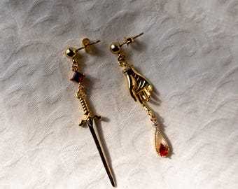 Jaime Lannister Ohrringe: Gold Schwert & Hand Mismatched Ohrringe