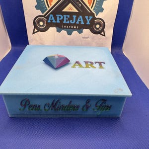 Caja de diamantes para bolígrafos y recordatorios, creada por Apejay Customs.