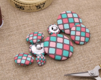 Pastell Quadrate Stoff Knöpfe - Retro & Fun! | Knöpfe im Harlekin-Stil | 18mm 22 mm 28mm 30mm Knopf | Annähen von Knöpfen