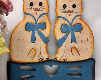 ヴィンテージの猫用ウォールフック：手作りのペイント木製ラック
