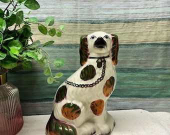 Een Engelse antieke Staffordshire haardhond 27 cm
