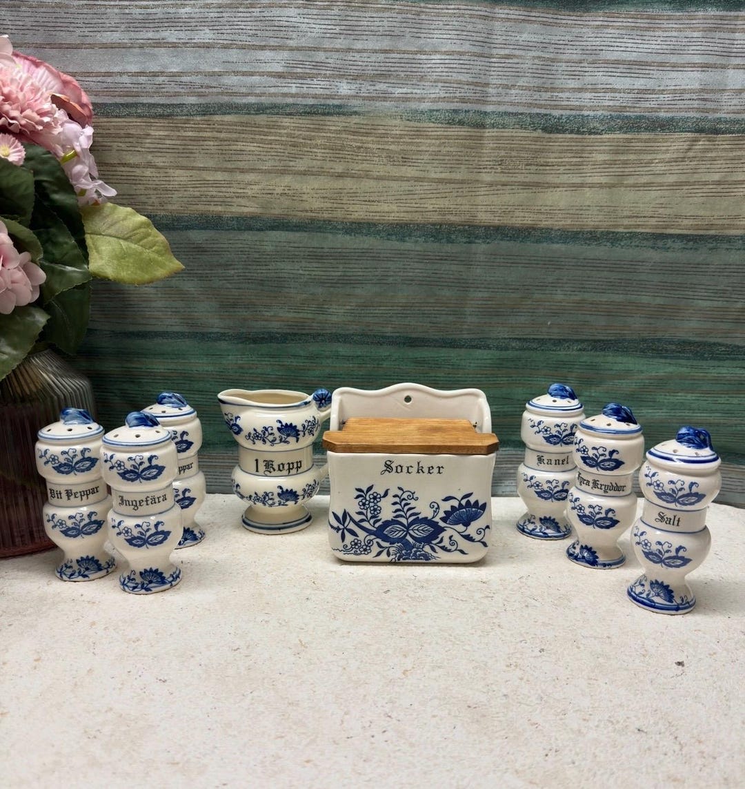 Vintage Japanese Blue Onion Spice Jar Set – 1950s Ceramic