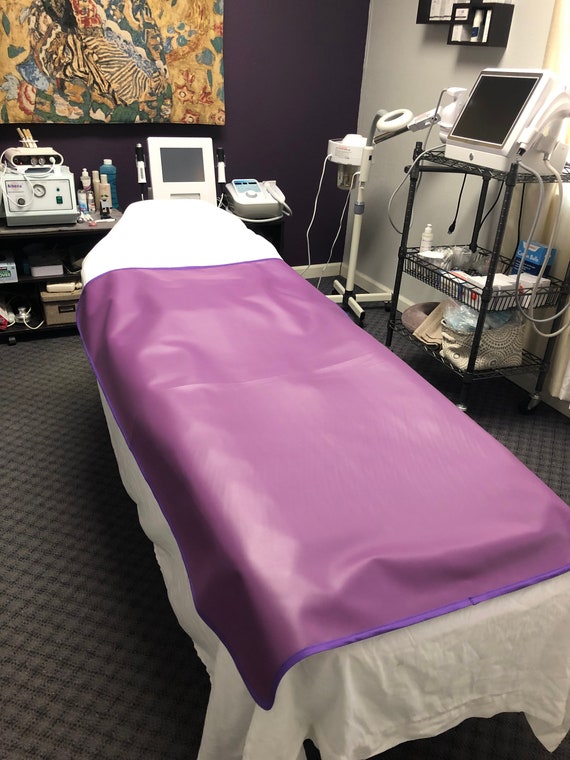 Anyone knows where I could find a topper like this for a massage table? :  r/Esthetics