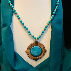 Colar Boho com Pingente de Turquesa | Corrente Longa com Contas, Joia Marcante