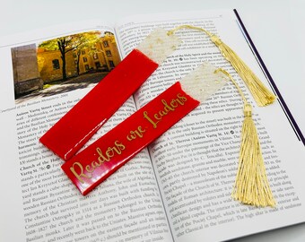 Bookmark resin, gold leaf, Personalised bookmark, unique gift, Book lover gift, birthday gift, personalised, Valentine’s gift