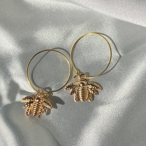 Gold Dainty Bumble Bee Hoop Earrings Bug Insect Artsy Jewelry