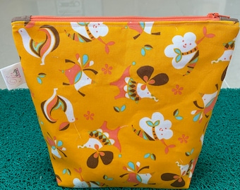 Middelgrote reiszakjes met rits: zakjes zijn gemaakt van katoen met een afmeting van 9"(l) x 8"(h) x 3"(b).