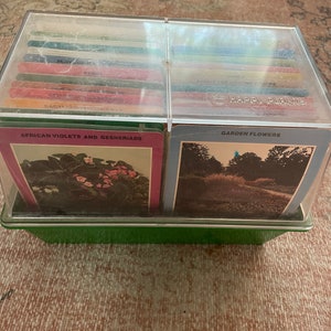 Caja de archivos vintage Happy Plants para el cuidado de las plantas, años 70