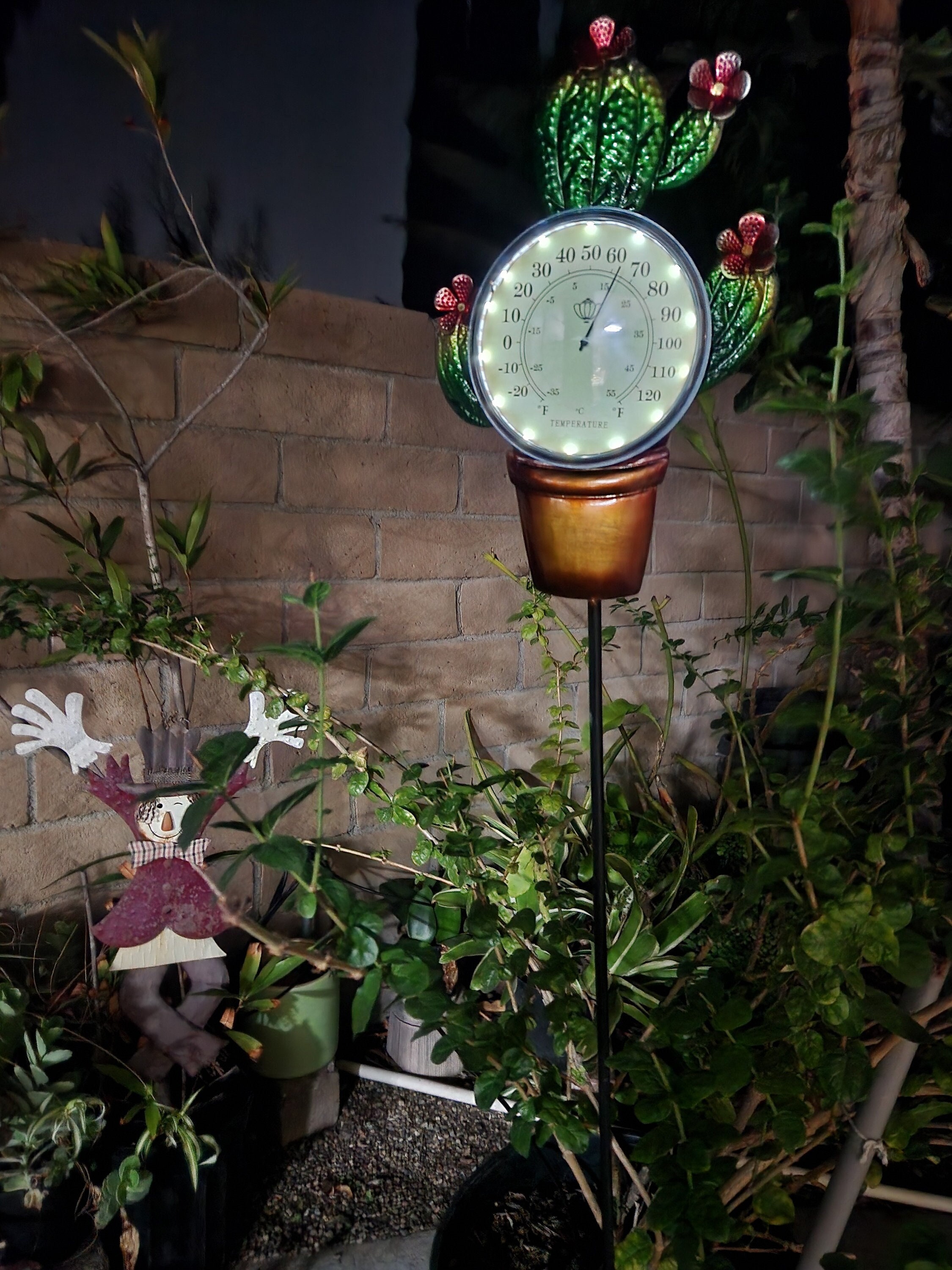 48 H, Cactus Thermometer Solar Stake Yard Art Dessert Landscape