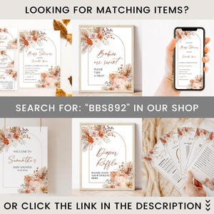 Puede incluir: Una colecci&oacute;n de decoraciones para baby shower, que incluye letreros y tarjetas, con un dise&ntilde;o floral y bot&aacute;nico en tonos melocot&oacute;n, crema y marr&oacute;n. Los letreros presentan texto como "Baby Shower" y "Diaper Raffle". El texto "LOOKING FOR MATCHING ITEMS?" est&aacute; en la parte superior.