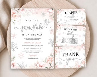 Könnte beinhalten: Ein Babyparty-Einladungsset mit weißem Hintergrund, rosa Blumenakzenten und silbernen Schneeflocken-Illustrationen. Der Text lautet A LITTLE SNOWFLAKE IS ON THE WAY, DIAPER RAFFLE, BOOKS FOR BABY und THANK YOU, inklusive der Veranstaltungsdetails.