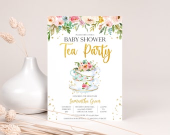 Könnte beinhalten: Eine Babyparty-Einladung mit floralem Design und einem Stapel Teetassen. Die Einladung lautet "Bitte feiern Sie mit uns eine Babyparty mit Tee" und enthält den Namen Samantha Green, das Datum und die Uhrzeit der Veranstaltung sowie den Ort.